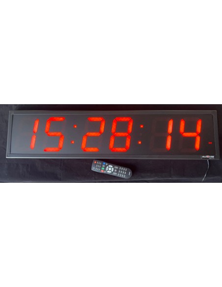 Reloj digital grande con segundos. 97x23x4cm.